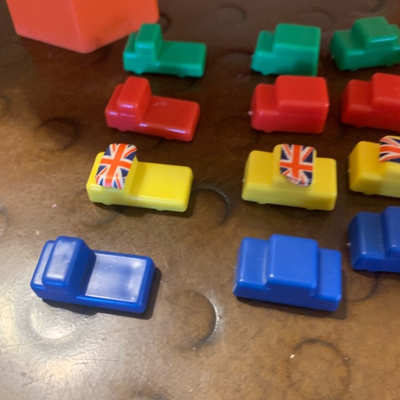 Game Vintage London Bridge is Falling Down Complete with box Cootie Co - Picture 7 of 13